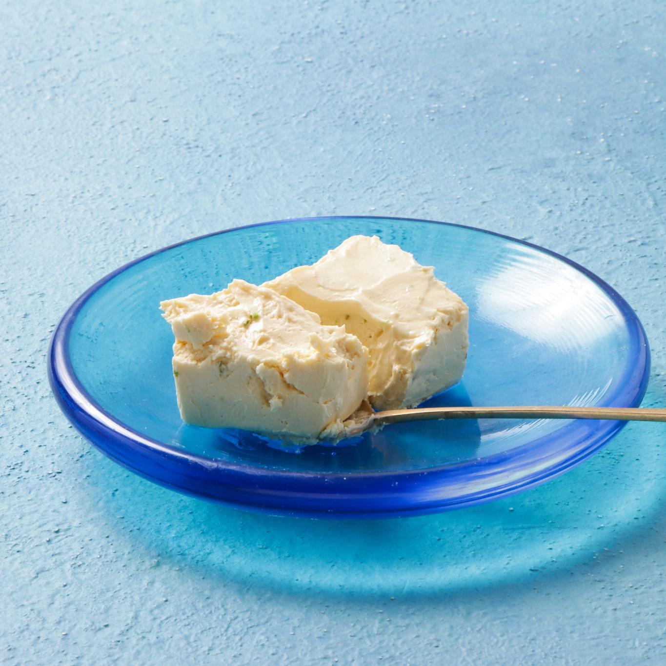 夏だけの、とっておき贅沢サマーチーズケーキ