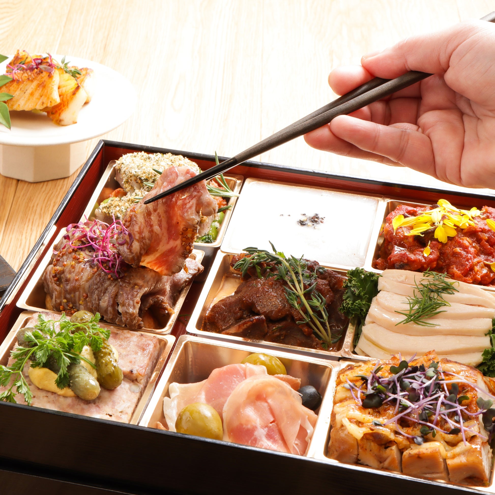 豪華な肉づくしメニューで至福の時を。