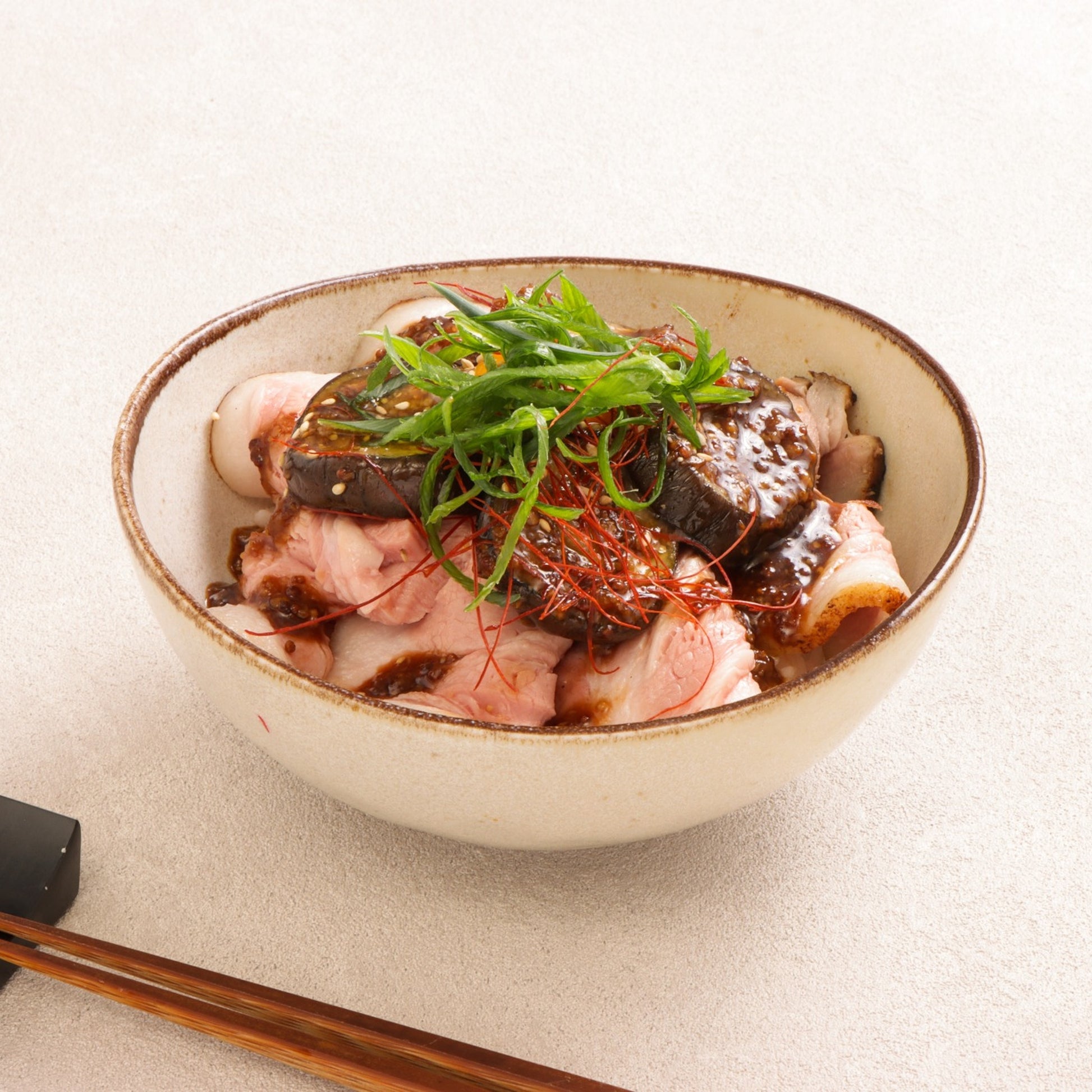 霧島黒豚の炙り茄子丼