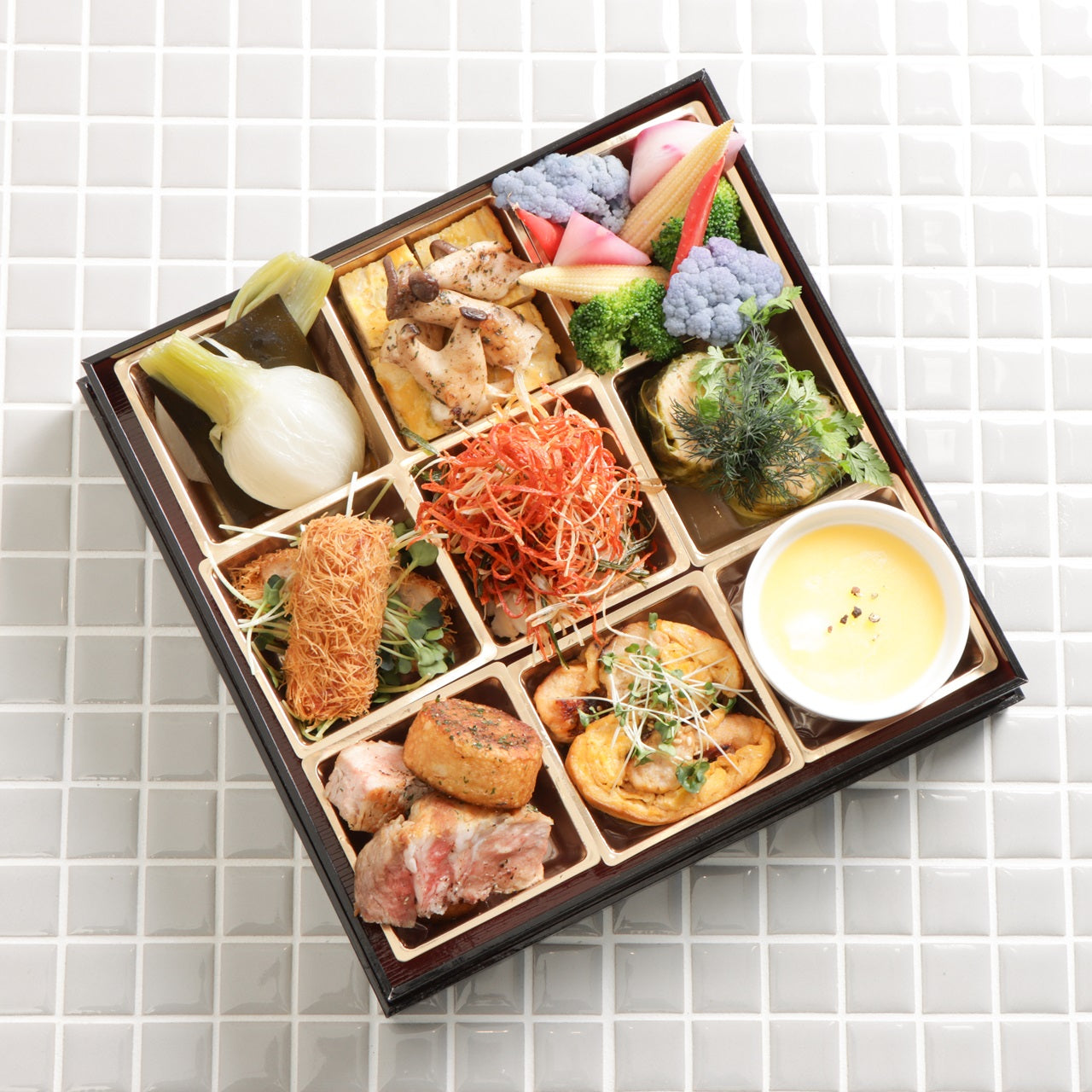 【Monthly collab box(月替わりコラボセット)】1月和創作フレンチと黒毛和牛頬肉の白味噌風味ブランケット・ドルチェセット