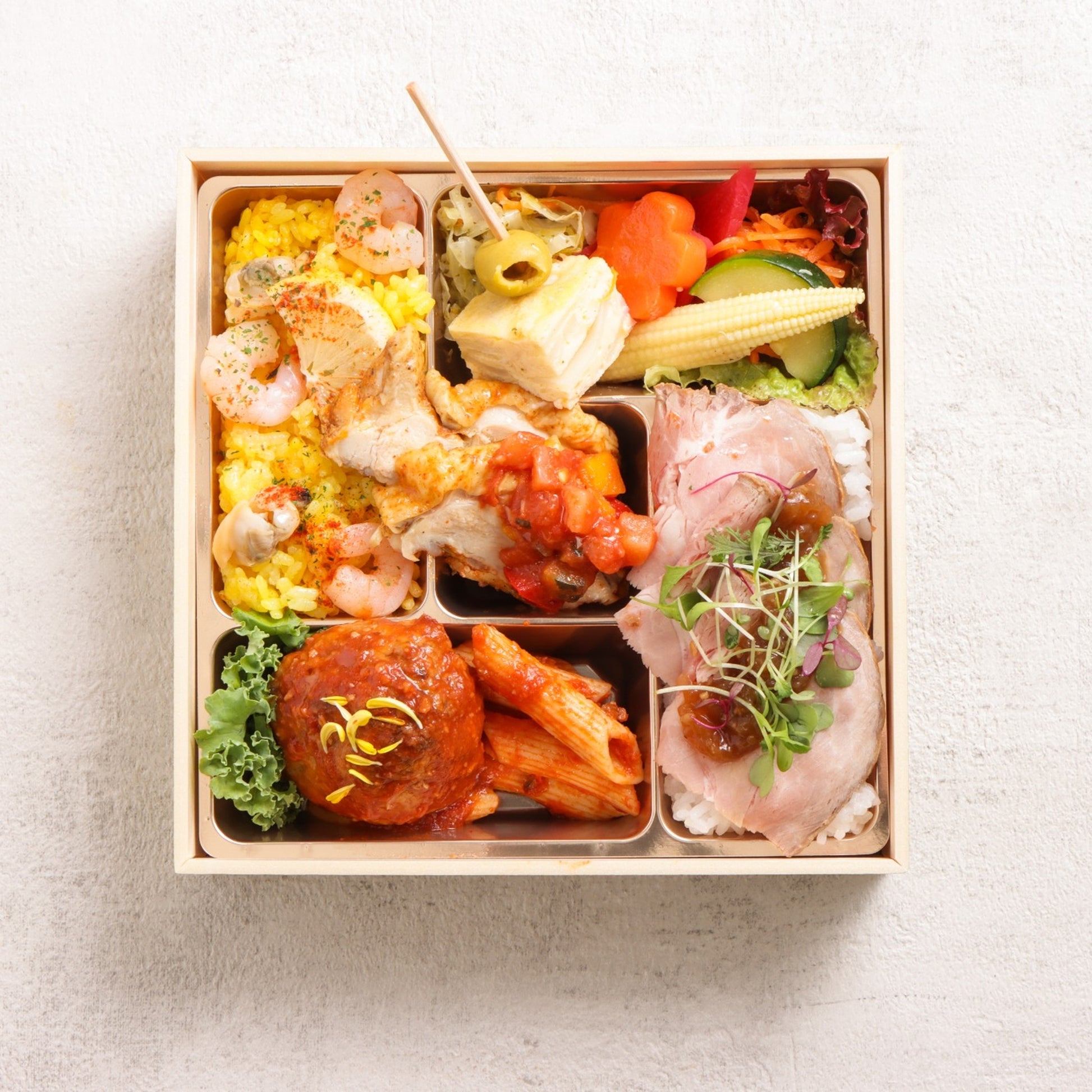 イベリコ豚ハンバーグ×鶏ももスパイス焼き×ローストポーク