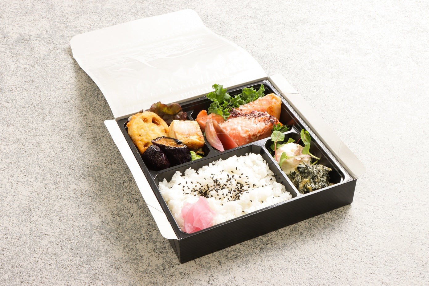 【1,620円】5月限定 銀鮭の塩梅麹焼き弁当