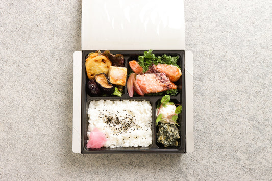 【1,620円】5月限定 銀鮭の塩梅麹焼き弁当