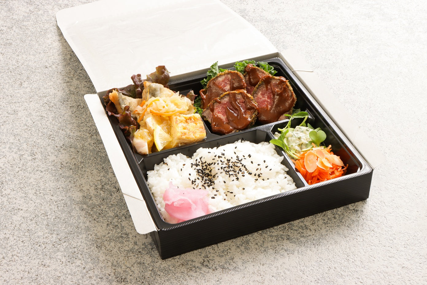 【1,620円】5月限定 国産牛ハーブカツレツ 赤味噌デミグラスソース弁当
