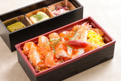 【2,300円】to-un-beハーブマリネタスマニアサーモン バルサミコちらし寿司弁当（3種のミニ小鉢付き）