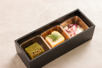 【2,500円】to-un-be醤油麹漬け焼き和牛ローストビーフ バルサミコちらし寿司弁当（3種のミニ小鉢付き）