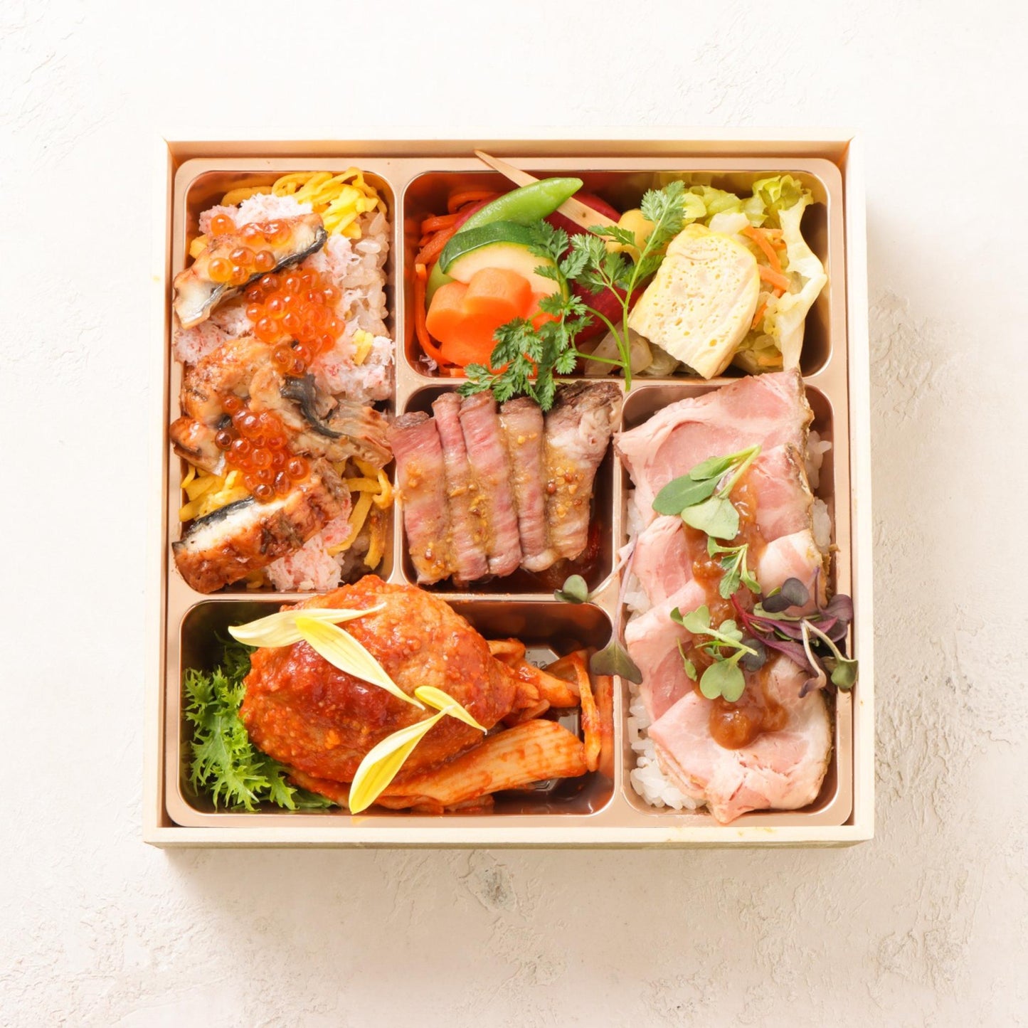 【2,200円～】和牛麹漬けステーキ×イベリコ豚ハンバーグ×ハーブローストポーク～鰻いくら蟹の洋風ちらし～