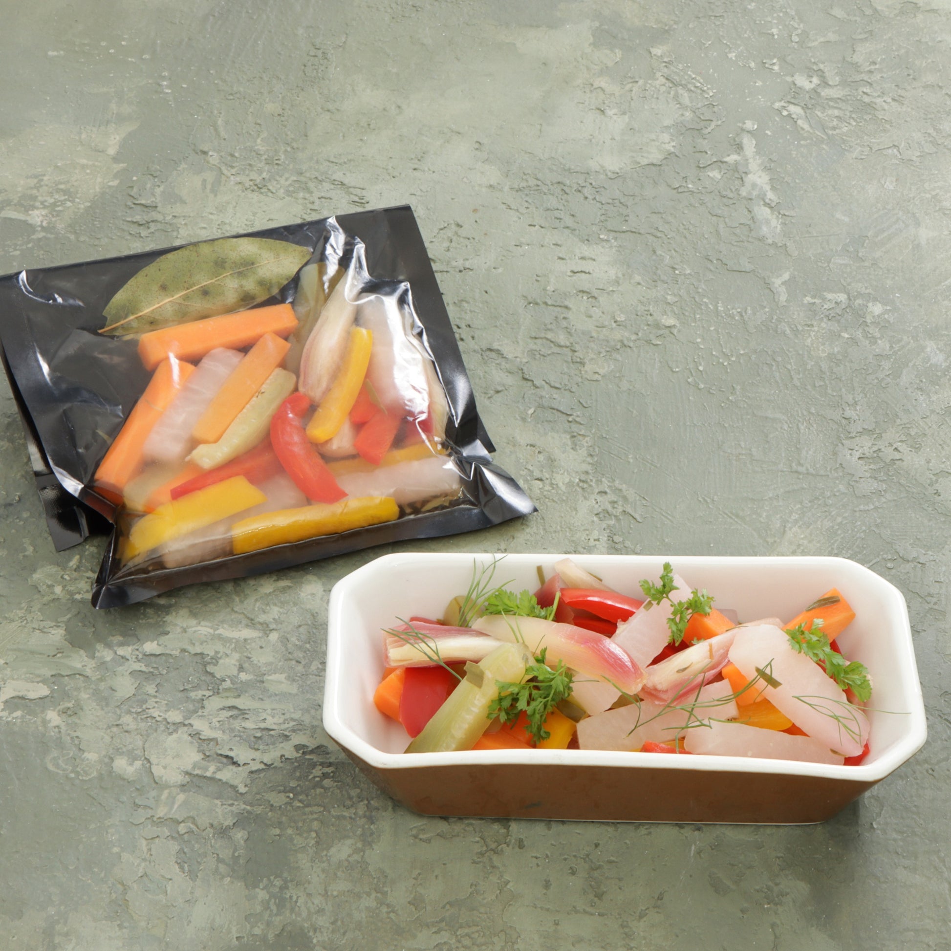 季節野菜の彩りピクルス