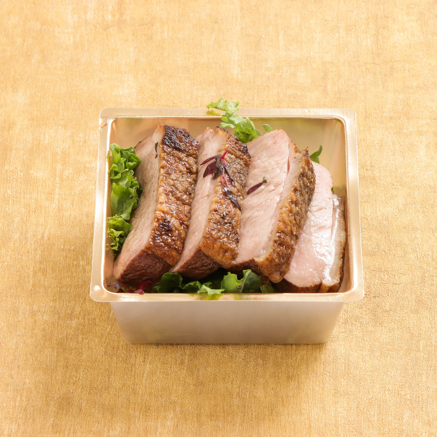 特製スパイスをきかせた鴨とエピスのフュメ