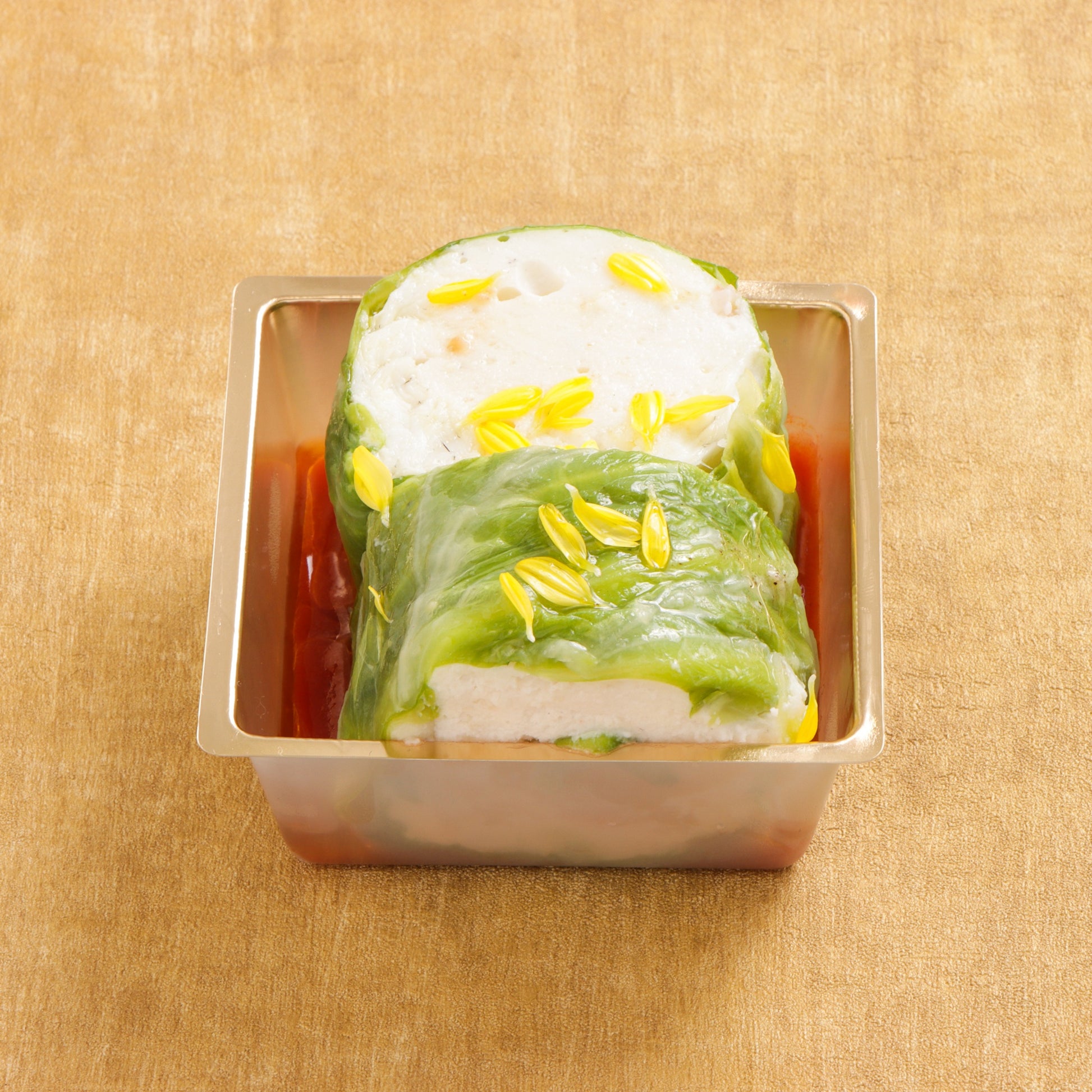 白身魚のロールキャベツ　トマト風味