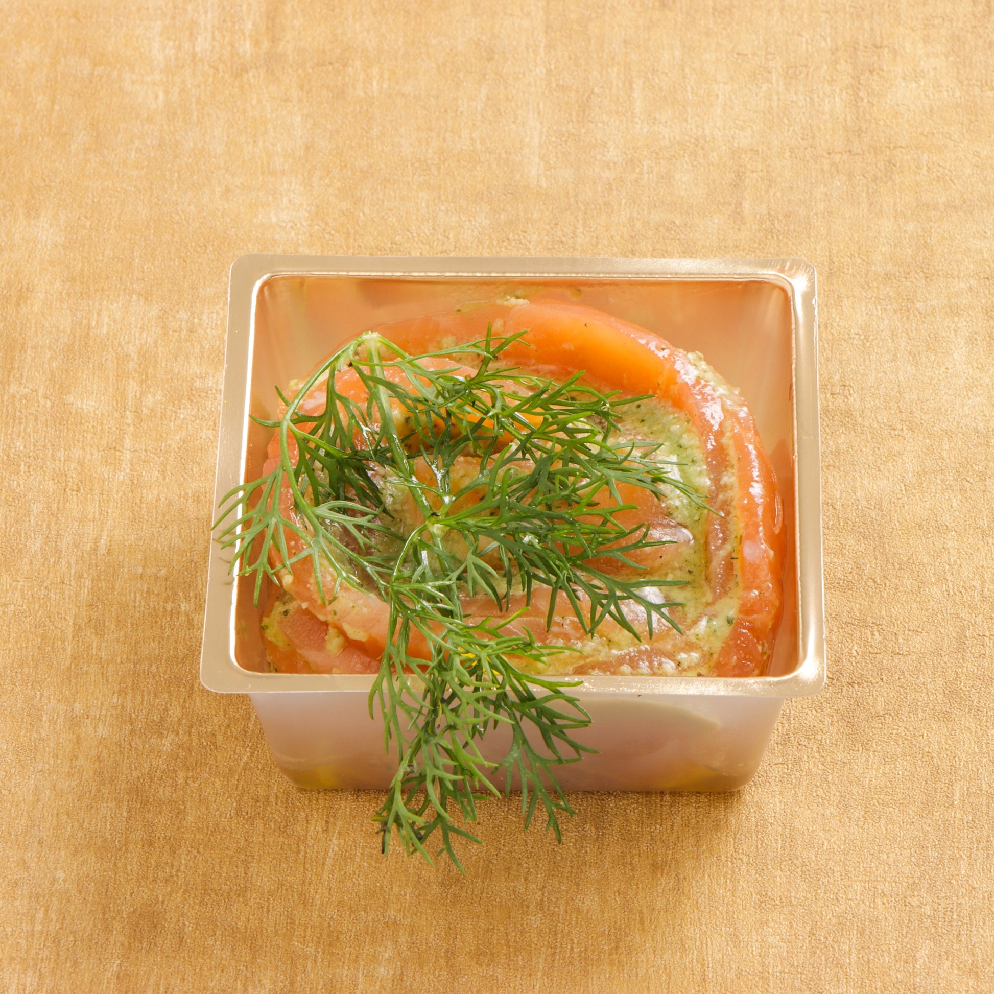 タスマニアサーモンとサルサヴェルデのルーロー