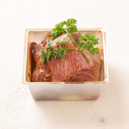 醤油麹漬け和牛ローストビーフ　八丁味噌ヴァンルージュ