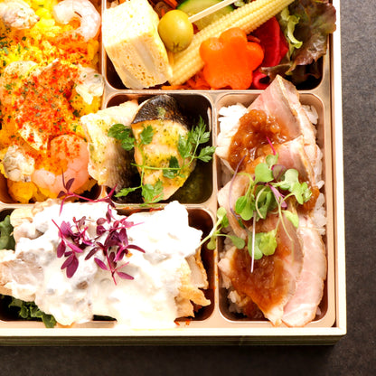 お肉もお魚も楽しめるボリューム満点弁当